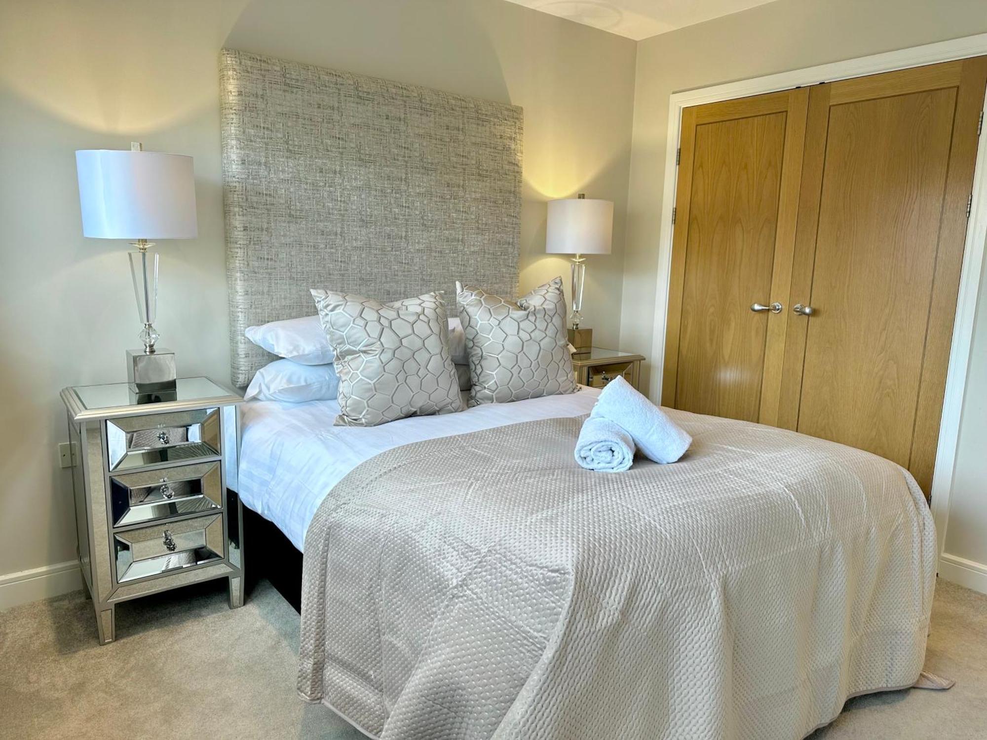 Superior Apartment In Cardiff City Centre Buitenkant foto