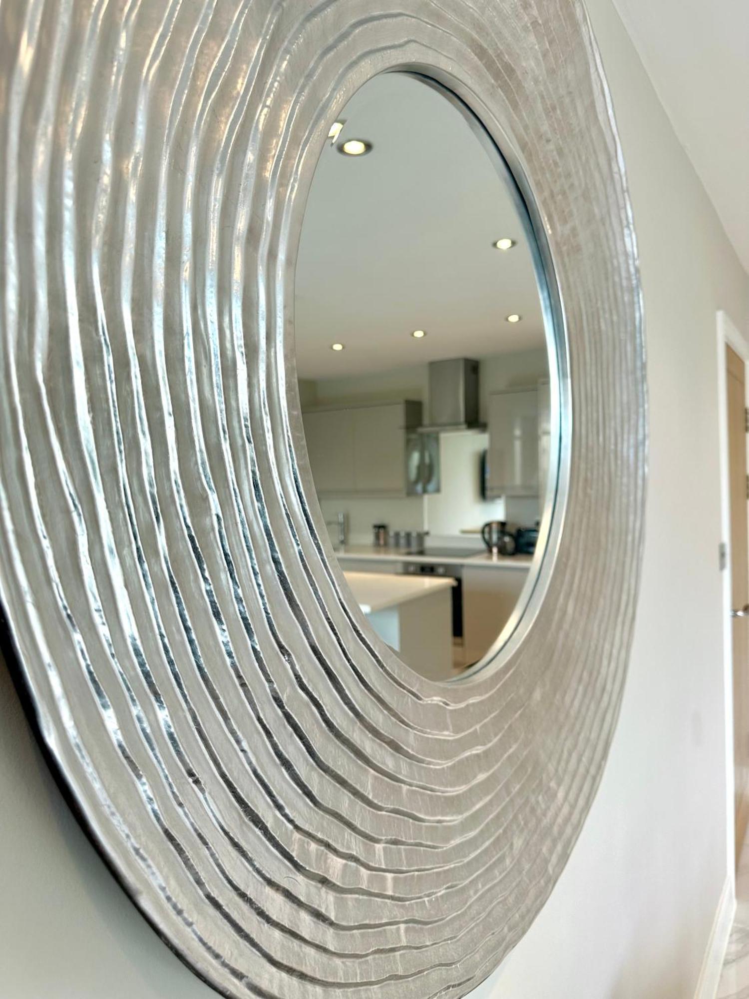 Superior Apartment In Cardiff City Centre Buitenkant foto