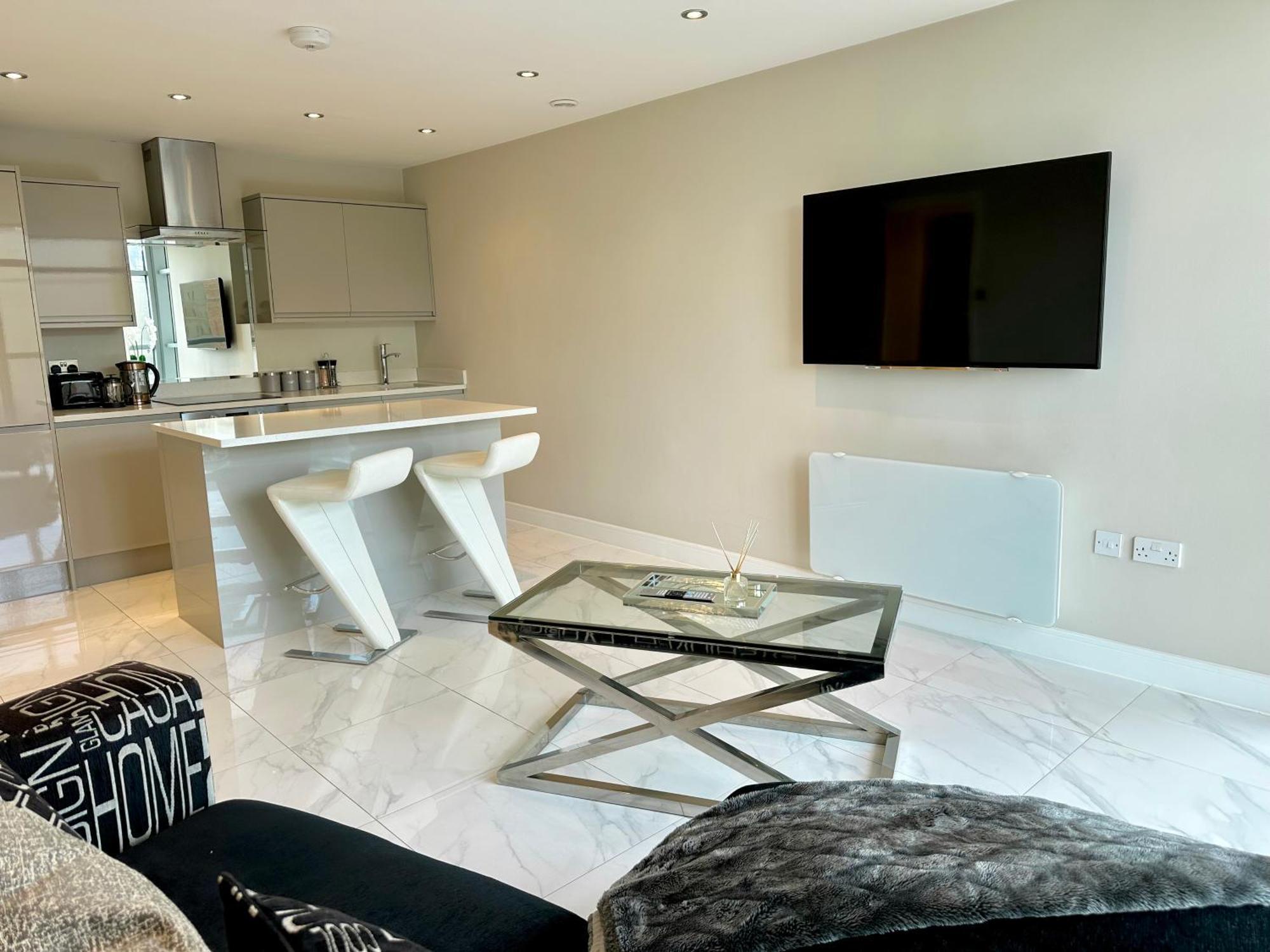 Superior Apartment In Cardiff City Centre Buitenkant foto